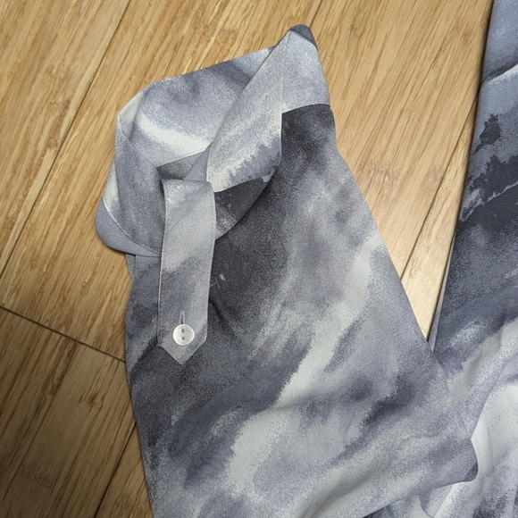 A. Byer Bluish Gray and White Blouse Size L - Picture 4 of 7